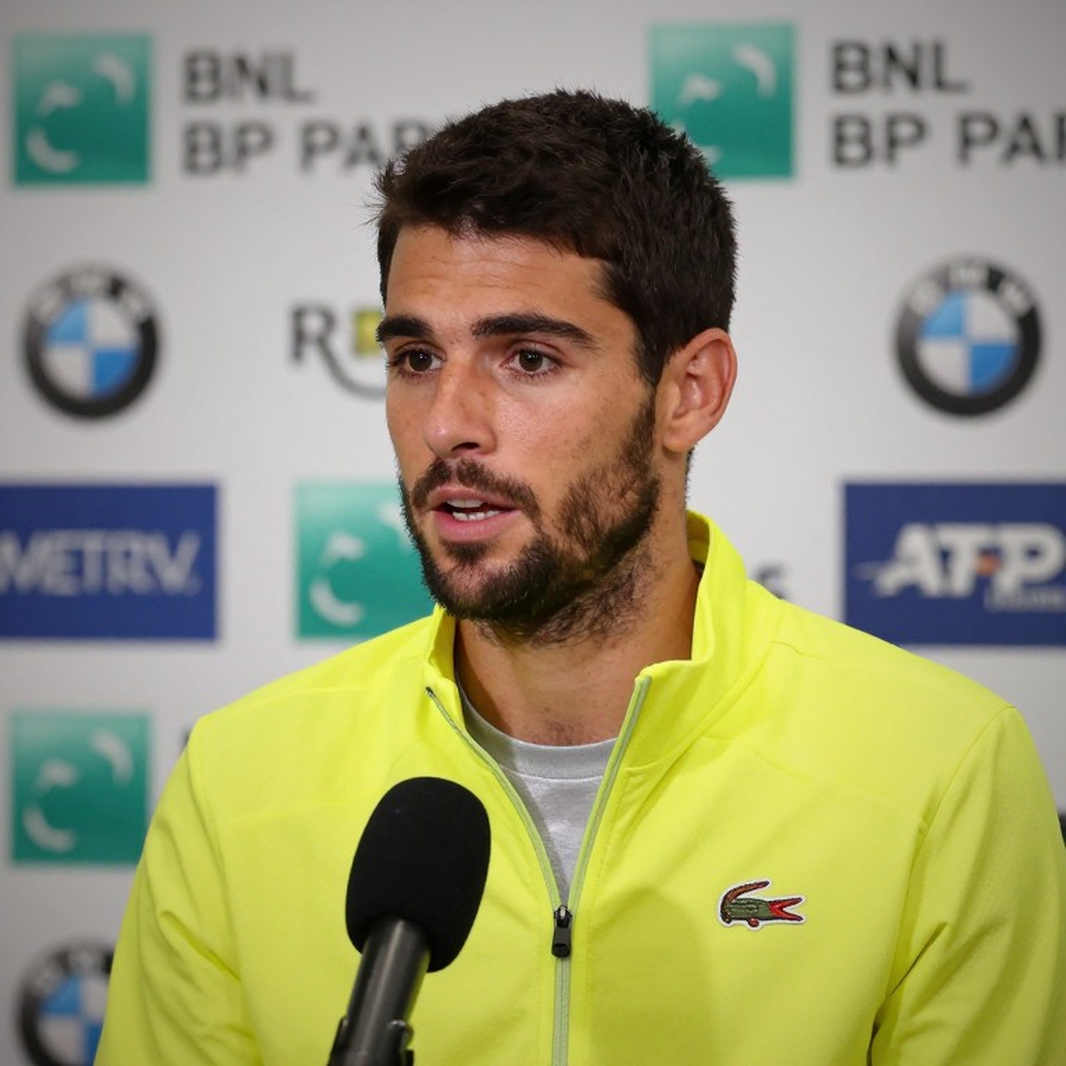 Domain mismatch notice: Analysis not tennis related Domain mismatch notice: Analysis not tennis related