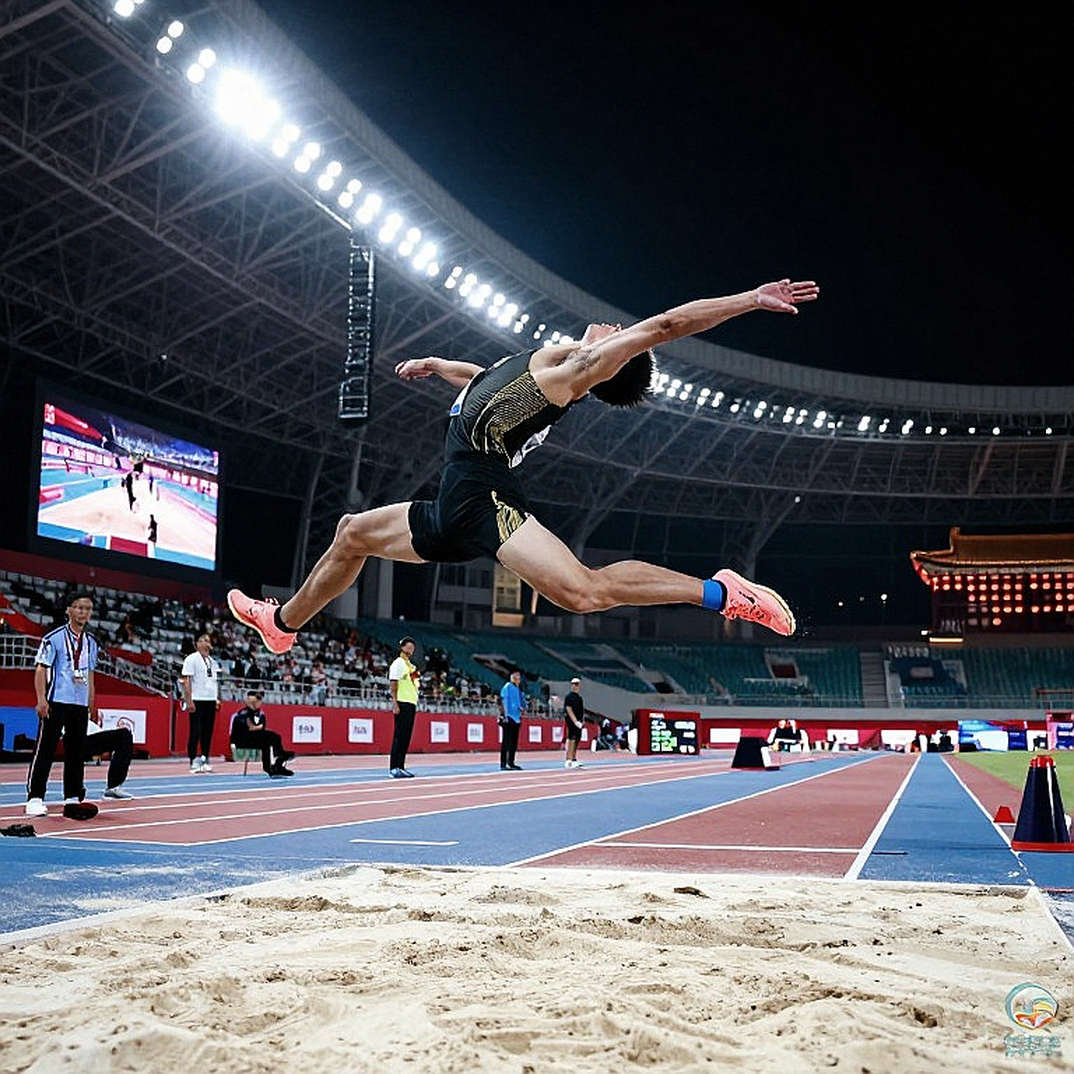 Amy Hunt chạy 22.16s ở chung kết Diamond League: Vết nứt 0.08 giây và bài học từ một mùa giải quá dài Amy Hunt chạy 22.16s ở chung kết Diamond League: Vết nứt 0.08 giây và bài học từ một mùa giải quá dài