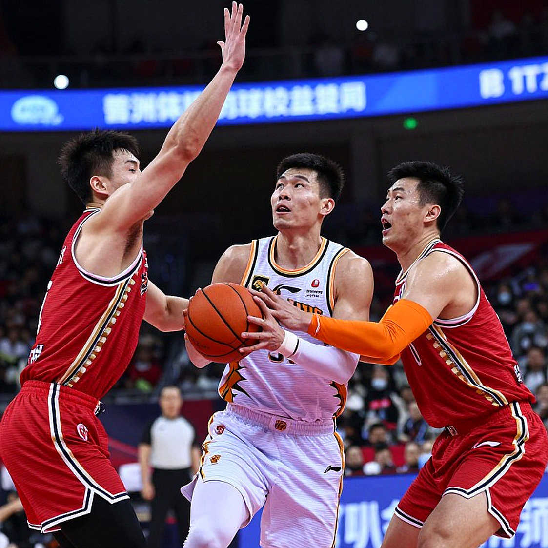 Cầu thủ EuroLeague lên tiếng đòi công khai lương: 'Không biết thị trường thì không thể đàm phán giá trị của mình'